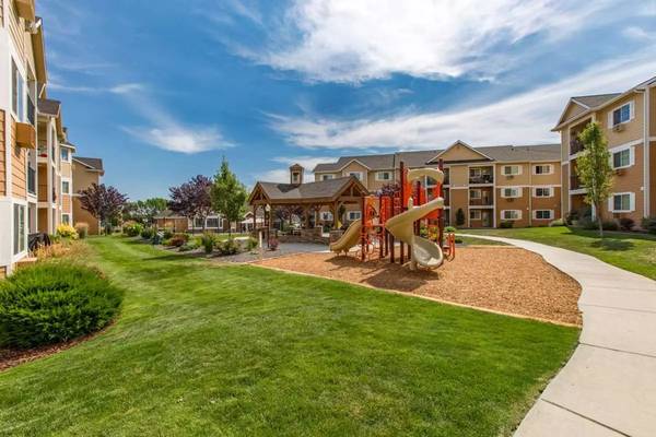 $1,550 / 2br - 1061ft2 - 2 bedroom 2 bath -Lease for Fall! One Month Free! (Richland - The REACH Interpretive Center)63821647830915124