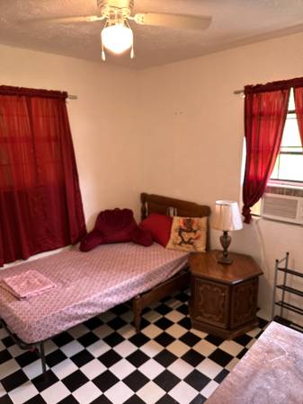 $65,000 Profitable Rooming house for sale (Hinds County)63406738584323122