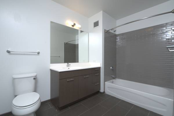 $2,694 / 1br - 764ft2 - Best Building in Best Neighborhood ~ 1 Bedroom Luxury Apartment (River North)63781631150595124