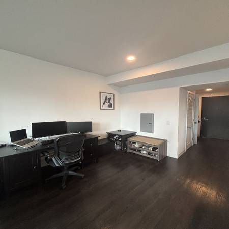 $3,015 / 1br - 788ft2 - 1 Bedroom Sublet (Nov 2-Dec 24 with option for lease renewal) (Lakeshore East)63898856633859123