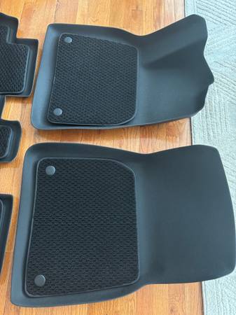 Tesla Y 2020-2024 Floor Mats 1