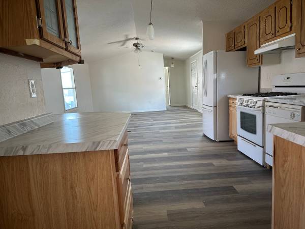 $65,000 / 2br - 1216ft2 - 2H/2BA CASA FABRICADA RECIENTEMENTE REMODELADA en Comunidad de 55+ (Alamogordo)63948354765826122