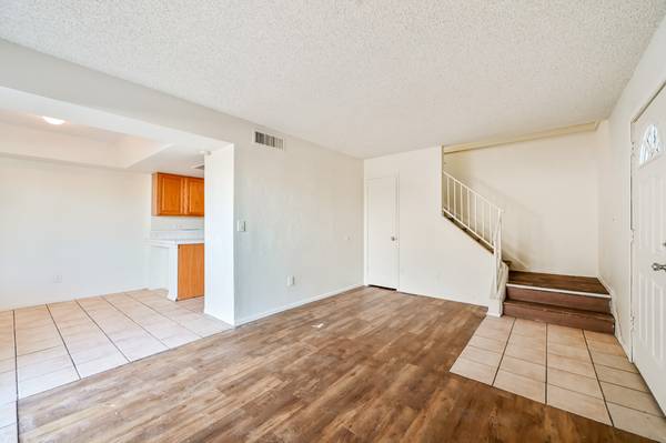 $1,495 / 3br - 1041ft2 - 4435 E PUEBLO AVE (Phoenix)64024994443521122