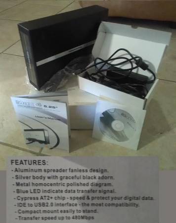 3.5"/5.25" Thermaltake(Max 4) External Drive Enclosure 1