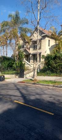 $3100.00 / 2br - 1400ft2 - DON'T LET THIS SPACIOUS VICTORIAN STYLE 2BD 1 BA APT SLIP BY63953222237059121