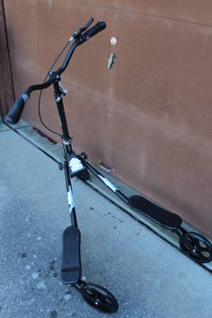 Scooter Tri-deslizador de 3 Ruedas - $30 (Seattle)63470799512065121