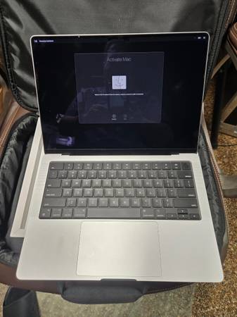 MacBook pro 14 1