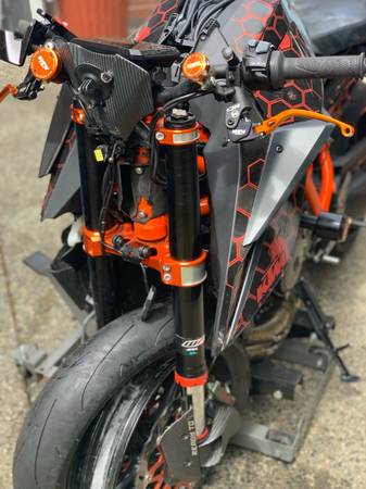 2020 KTM 1290 SuperDuke R   Parting out 1