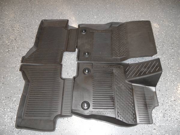 2024 TOYTA LAND CRUISER FLOOR MATS 1