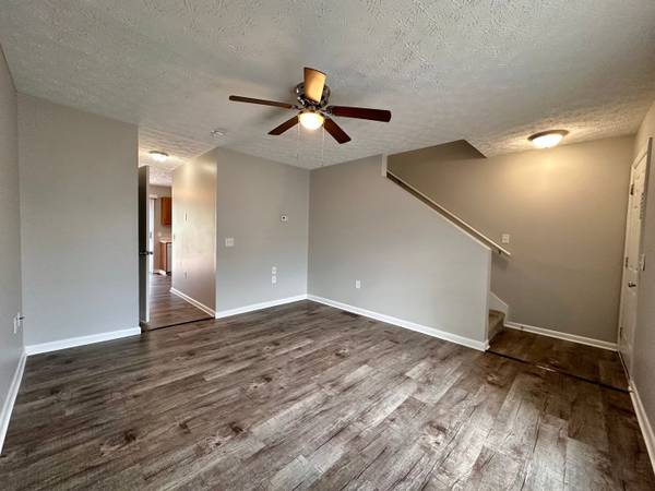 $1,718 / 3br - 1500ft2 - ✨ Spacious 3BR | 2.5BA Trilevel Townhouse at Lakeland Hills – Availabl (Jefferson City)63815667368193120