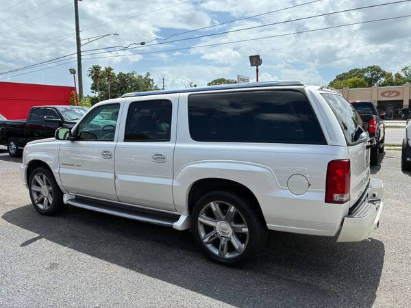 2004 Cadillac Escalade ESV 6.0L Vortec AWD - $7,990 (1907 Cassat Ave)63612053159811122