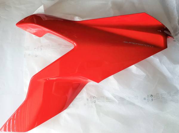 Ducati 939 SuperSport Right Upper Fairing Carena Red 1