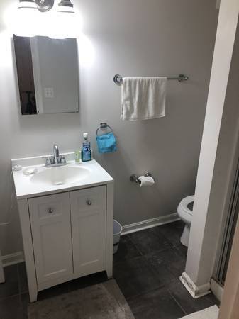 $1,100 / 1br - 700ft2 - Live Next to Rock Creek Park! (Mount Pleasant)64040028524419122