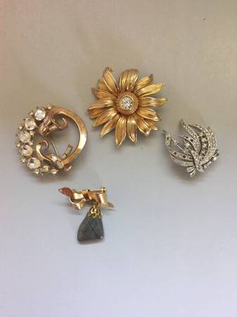 Broaches / Pins 1