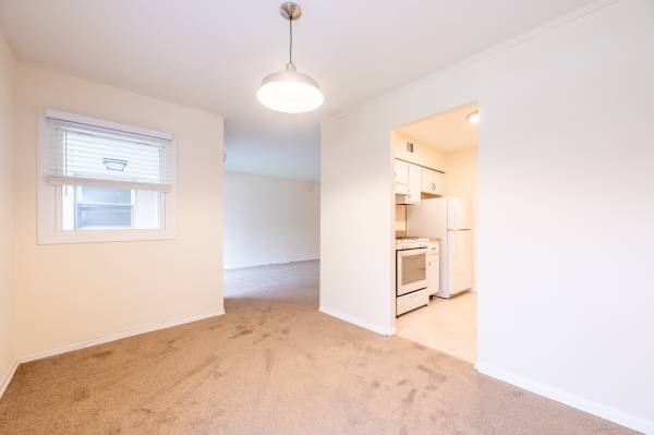 $1,900 / 1br - ANUAL Apartamento de 2º piso sin amueblar en alquiler (Sea Girt)63667080814211122