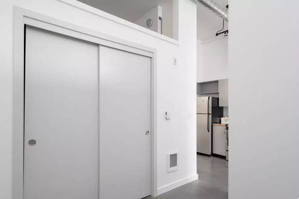 $2,358 / 1br - 517ft2 - A little piece of heaven in a peaceful secluded setting. 1 Bd, 1 Ba. (Seattle - University of Washington)63773355232899123