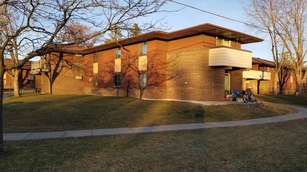 3bd/1.5ba *Unique BI-Level* Section 8 Welcome! 1