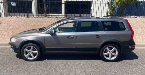 2011 VOLVO XC70 T6 AWD - $5,000 (Phoenix)63616973438337121