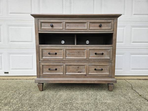Magnussen media chest / tv console stand 1
