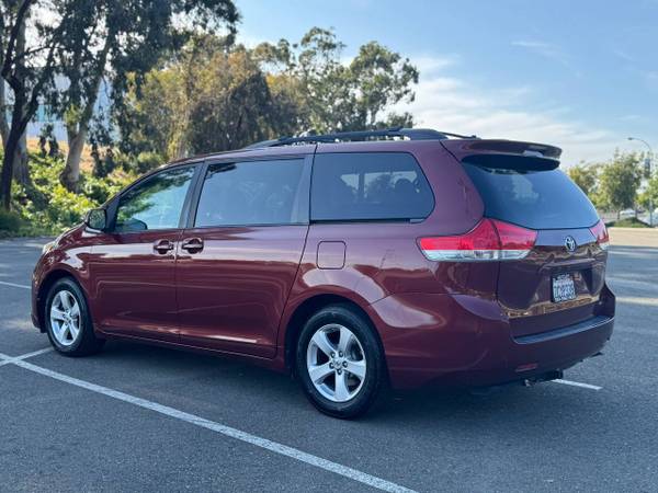 2014 Toyota Sienna LE, título limpio, único dueño, minivan para 8 pasajeros odyssey - $7.995 (Hayward)63469905467779122