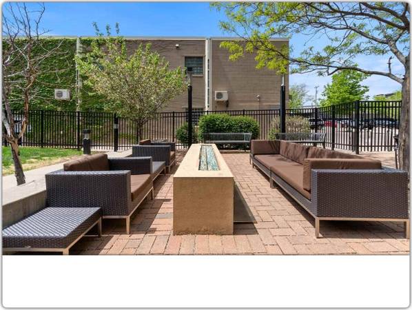 $1,431 / 1br - 779ft2 - 779 pies cuadrados 1 hab, 1 baño listo para alquilar! ¡Acérquese y visítenos! (Minneapolis - Uptown)63868697362561122