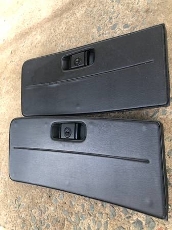 Puerta del compartimento de guantes Saab 900 clásico - $50 (Derby)63435923339777121
