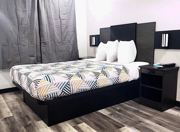 $500 / 1br - Tarifas semanales todo incluido - WiFi, TV por cable, estacionamiento, piscina, llamadas (Seattle South)63891324547331123