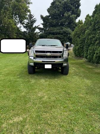 07 Chevy Silverado 2500HD Duramax Crew Cab 4X4 con 144 mil millas - $26,000 (East Wenatchee)63442620877443122