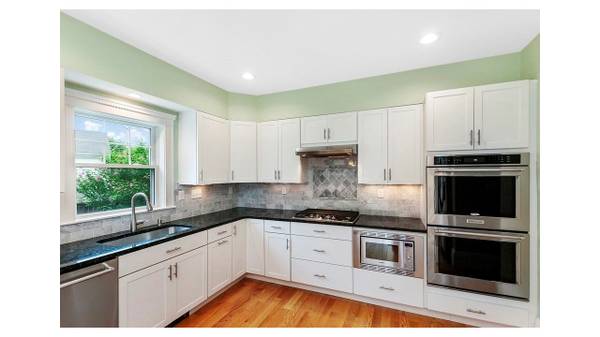 $4,695 / 4hab - 2000ft2 - Nivel superior de familia individual; con todos los extras, comodidades y estilo que podamos pedir (Belmont)63655287727235121