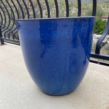 MEDIUM SIZE COBALT BLUE POT - NEW 1