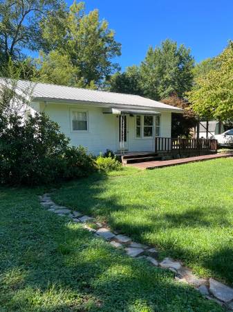 $650 / 2br - Room for rent in Bryson City (Deep Creek west)64029203627266121