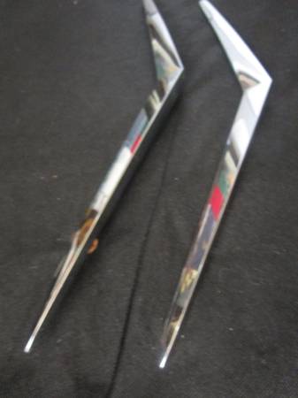 1957 Chevrolet Belair V8 150/210 Emblemas Cromados para el Baúl - $35 (Roseville)63440114131201121