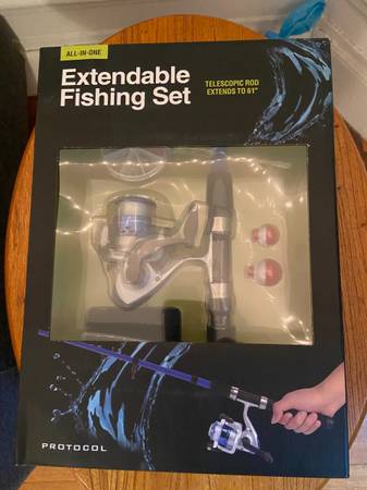 3 extendable Fishing rods. Great Christmas gifts. 1