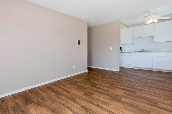 $2,045 / 2br - ¡Euclid Oaks! 2x1.5! Estacionamiento, A/C y Lavandería en el lugar! (San Diego)63663921867907120