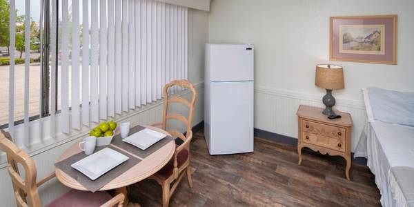 Unfurnished apartments, No application fees 1