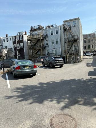 $350 Plaza de estacionamiento mensual en lote privado en East 7th Street (lado este de South Boston)64141618444034120