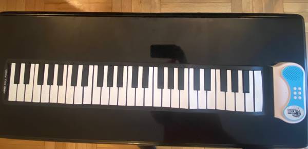 Roll-Up Piano Keyboard 1