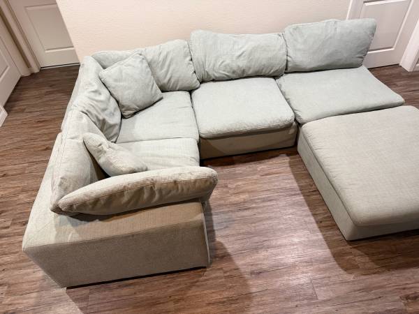 Cloud couch great condition no stains non smoker 1