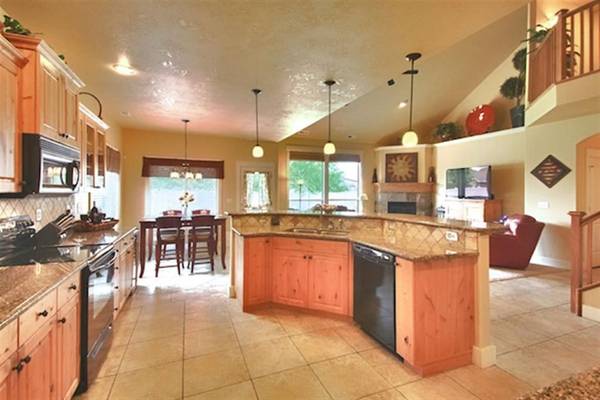 $2,895 / 4br - 3017ft2 - 2734 E Romeo Dr. Meridian - Upgrade Your Lifestyle in Meridian! 2734/D (2734 E Romeo Dr. Meridian, ID)63981532395651123