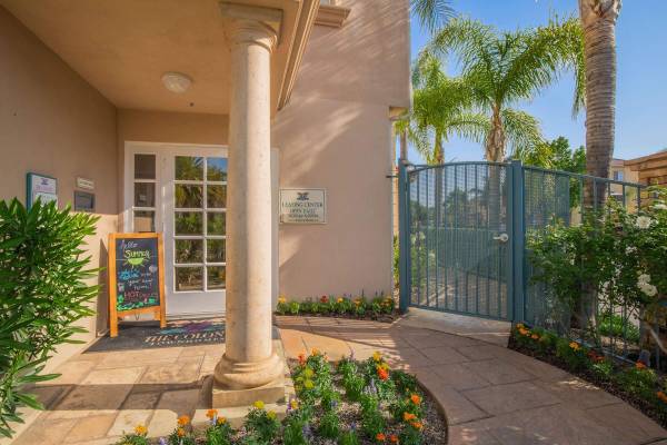 $2,949 / 2br - 1179ft2 - Autumn Leaves & New Keys 🍂 – Lease Your Townhome Today (17621 W. Pauline Ct., Los Angeles, CA)63766989847939122