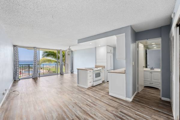 $2,000 / 1br - 632ft2 - Maili Cove - One Bedroom (Waianae, Leeward, Maili)63939392953091122