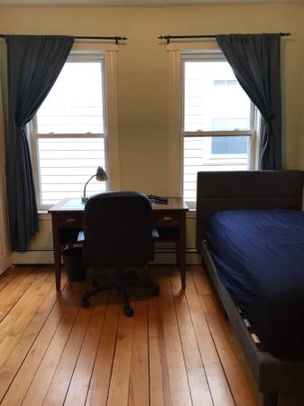 $850 / 4br - 1300ft2 - Walk to Harvard sq (red line) at Kirkland, Avilable 10/1, No fee (Somerville)63810135604355123