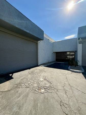 $5,000 / 5000ft2 - 🏭 5,000 SF Industrial Warehouse (Palm Springs)63758300548227120