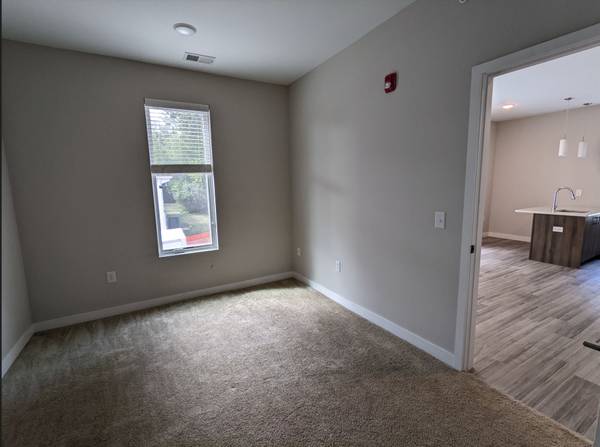 $1,297 / 1br - 700ft2 - Sunlit Apartment with Breathtaking Views! - ADA (Dundee, UNO, UNMC)63976697742723123