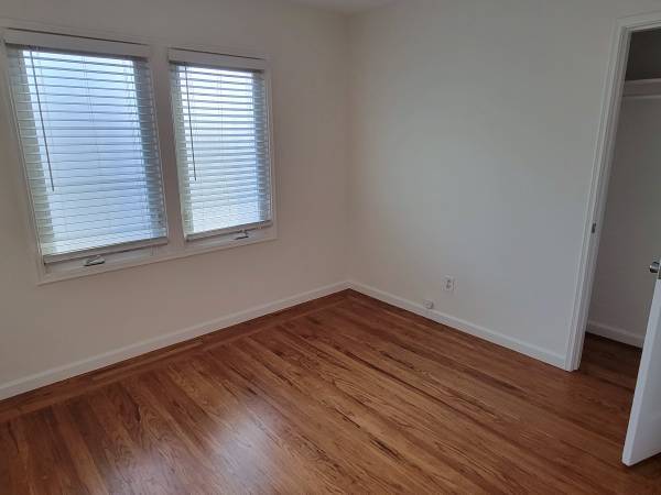 $940 / 2br - 750ft2 - 2 BD w/ yard, across from park, pet friendly, washer/dryer in unit (oakland north / temescal)63813715475713123