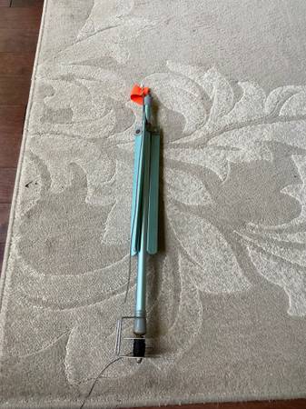 Antique vintage Arnold aluminum tripod tip up 1