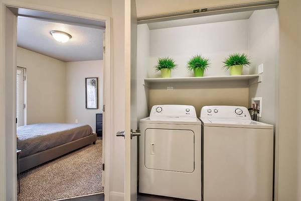 $1,550 / 1br - condominio de 1 dormitorio/1 baño ofrece 682 pies cuadrados63845968132481123