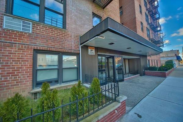 $2,387 / 1br - 800ft2 - Spacious converted bed bedroom, close to Subway 40 min to City (Sheepshead Bay)63945495412866120