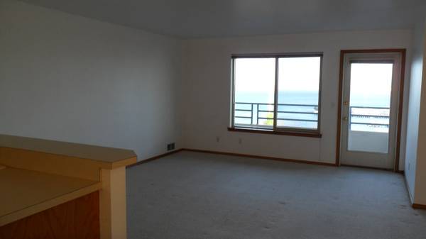 $2,400 / 2br - 1034ft2 - Bayview 2bdrm / 2 bath Apartment (South Hill)63935190748419122