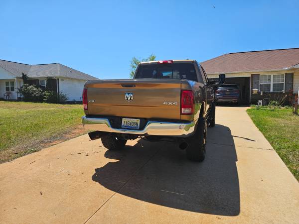 2011 Dodge Ram 1500 SLT – 5.7L HEMI V8 – 4x4 - $17,950 (Weaver)63622070639619123